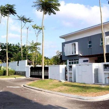 Johor Desaru Beach Semi-D Bungalow Villa Esterno foto